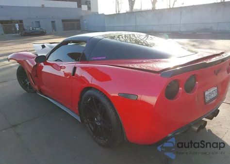 2008 Chevrolet Corvette из США, поврежденный, VIN 1G1YY25W585111929